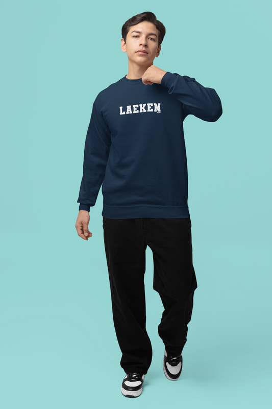 Sweatshirt Laeken bleu marine, porté par un homme