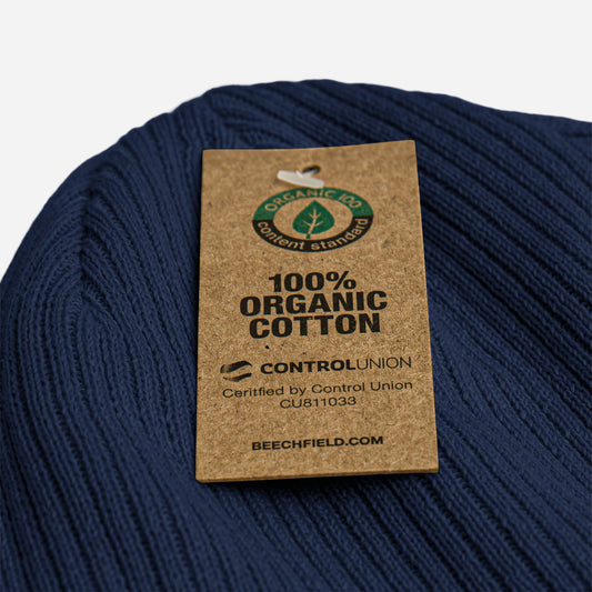 Bonnet côtelé Saint-Gilles bleu marine, en gros plan