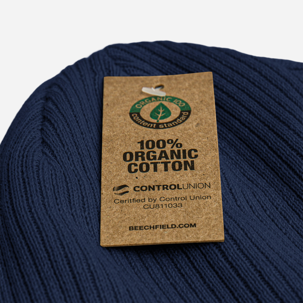 Bonnet côtelé Saint-Gilles bleu marine, en gros plan